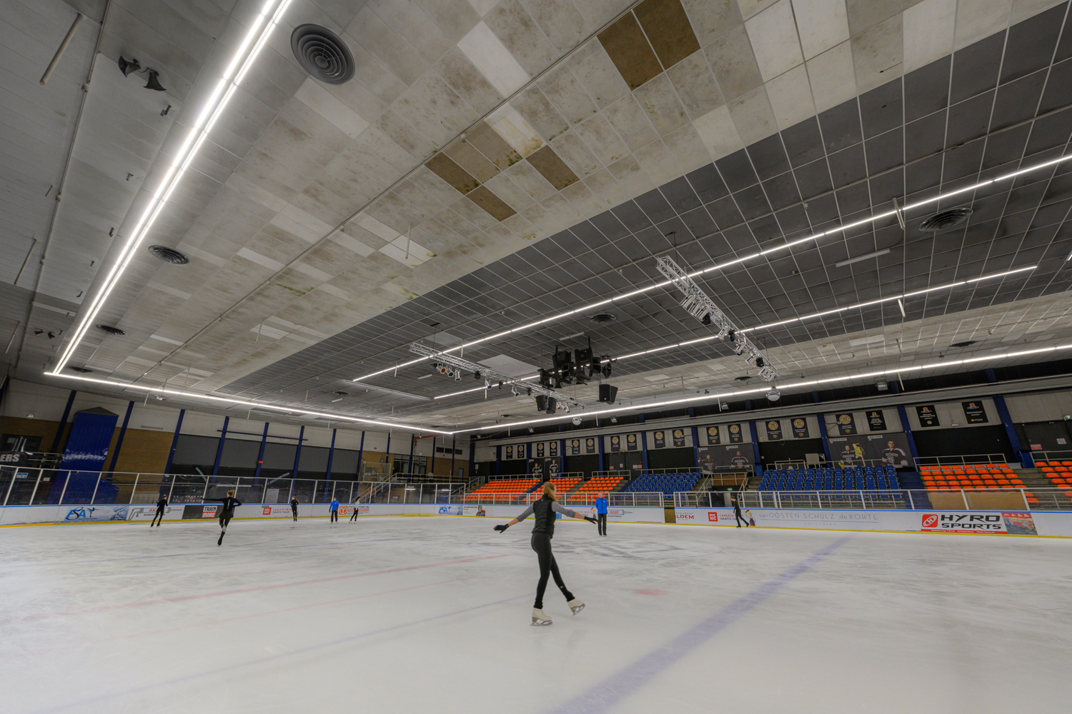 Jaap Eden met schaatsers